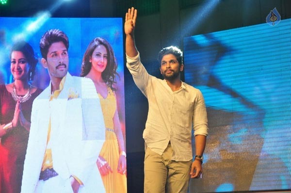 allu arjun,sarainodu,chiranjeevi,150th film  చిరు 150కి 150 రావాల్సిందే: బన్నీ 